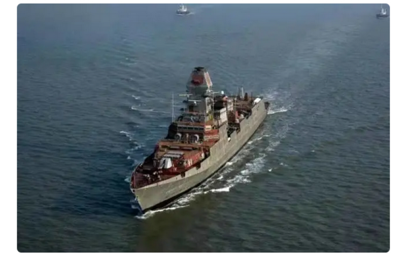 印度最新戰(zhàn)艦，油漆還沒刷全，就敢試航